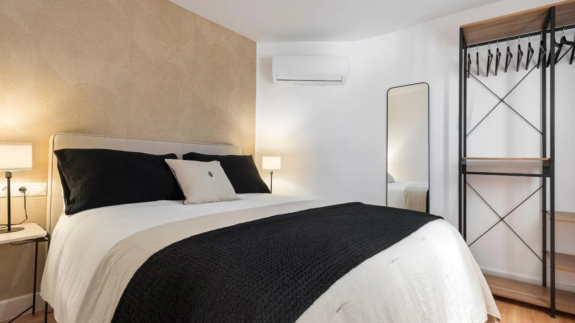 Alohamundi Pasion Apartment Seville 0*,